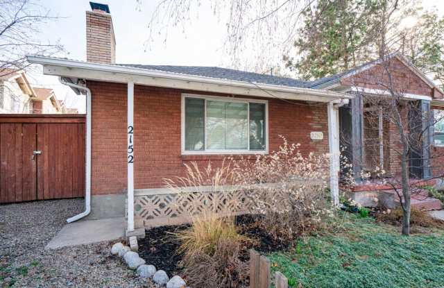 Spacious 2 Bed Basement Apartment photos photos