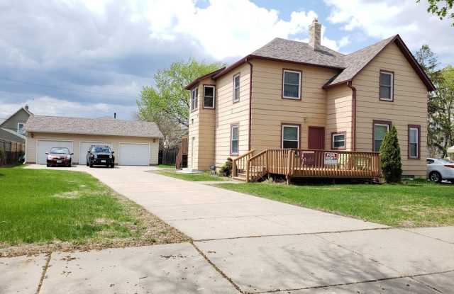 2522 5th St North East - 2522 Northeast 5th Street, Minneapolis, MN 55418
