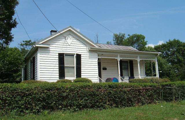 Bungalow with Large Yard photos photos