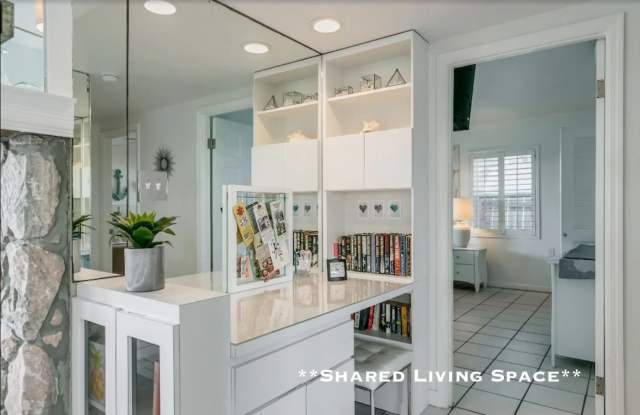 398 San Vicente Boulevard Gallery 3
