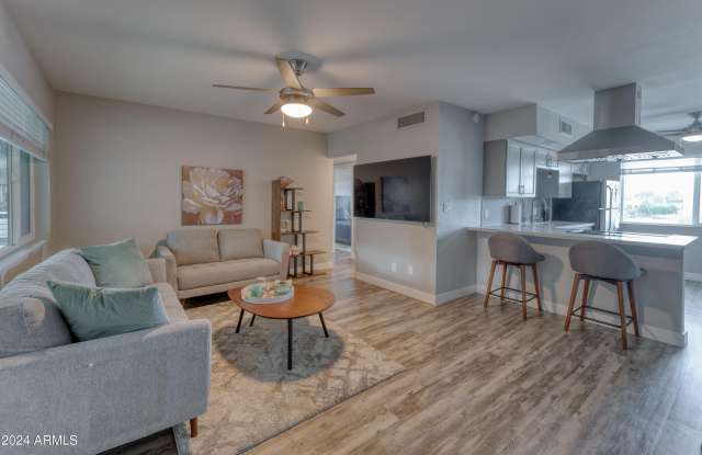 721 E MONTEBELLO Avenue photos photos