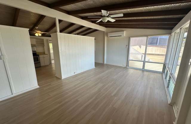 3 BD / 2 BA House in Pearl City! Gallery 3