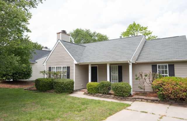 Charming 3 bedroom 2 bath ranch style home in Greensboro with covered front porch! photos photos