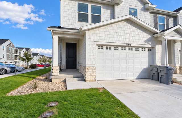 4-Bedroom Townhome | 6 Minutes from Intermountain Children’s Hospital Gallery 1