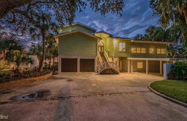 2800 Pelham Rd N - 2800 Pelham Road North, St. Petersburg, FL 33710