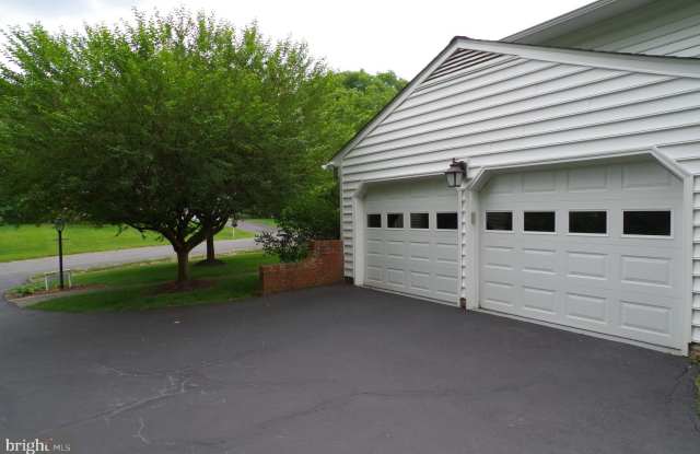 10406 HUNTRACE WAY Gallery 3