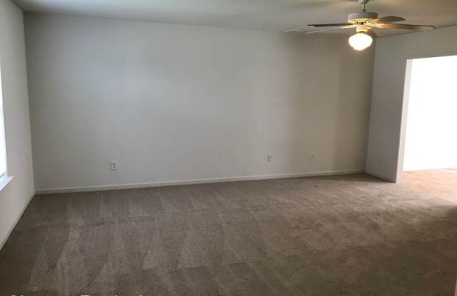 1557 Kindred Circle Gallery 3