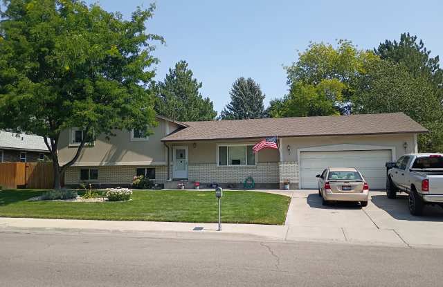 725 Dickson Avenue photos photos