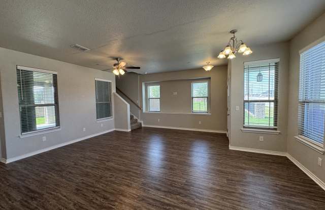 7615 Stonehollow Gallery 4