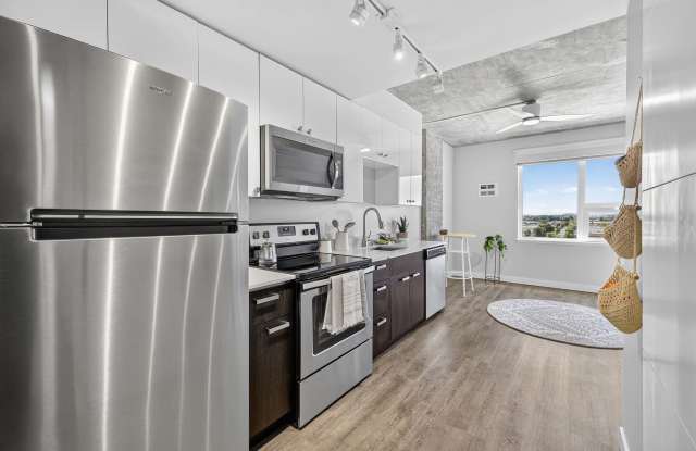 Airmark Apartments Gallery 4