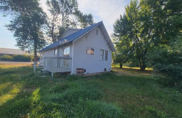 3 Bed 2 Bath in Cusick Gallery 4