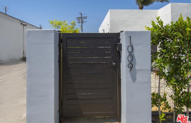 1009 PALMS Gallery 2