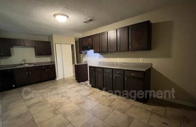 16801 Vermillion Dr Gallery 3