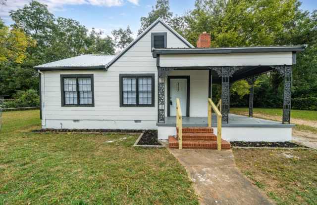 Amazing 3 bedroom 2 bath home Move in Ready Located at 3117 Short 19th St Tuscaloosa, AL35401 photos photos