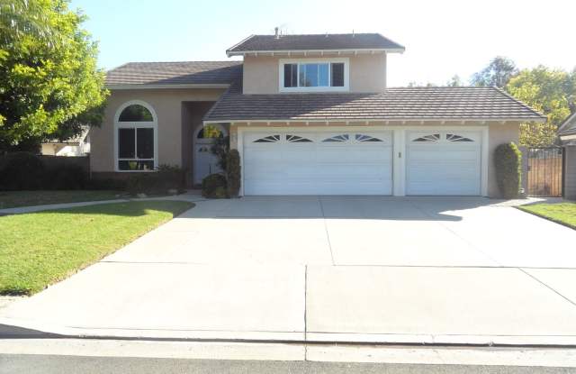 2 Story Cul-De-Sac 4 BD 3 BA 3 Car Garage Gallery 1