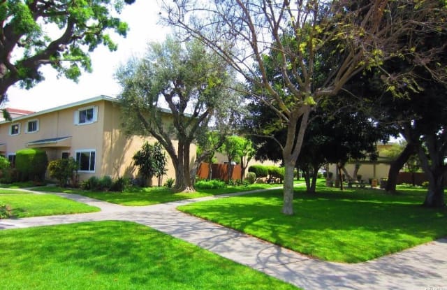 630 S Knott Avenue - 630 Knott Avenue, Anaheim, CA 92804