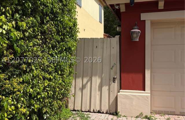 16467 SW 50th Ter Gallery 2