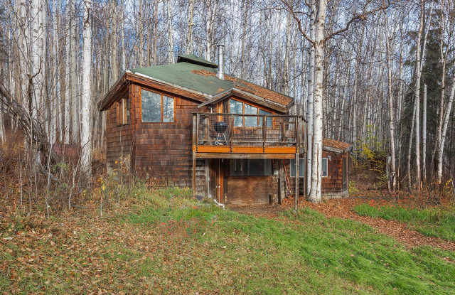 Cozy 2 Bedroom, 1 Bath, With a great Location! - 296 East Birch Hill Road, Steele Creek, AK 99712