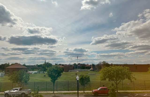 Bloomingdale Townhome | 3 Bed + Den | 3.5 Bath | 1,800 Sf | Large Private Rooftop Deck & Balcony | 1 Car Garage photos photos