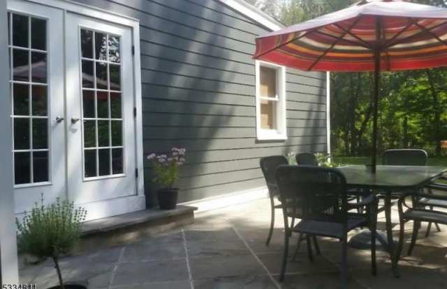 33 Meadowview Rd photos photos