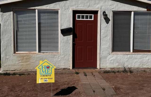 600 1/2 W Hillview Street photos photos