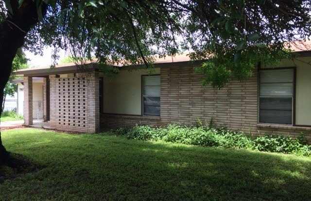 7007 WESTVILLE DR Gallery 1