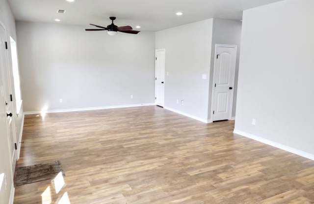 103 Kirkland Gallery 3