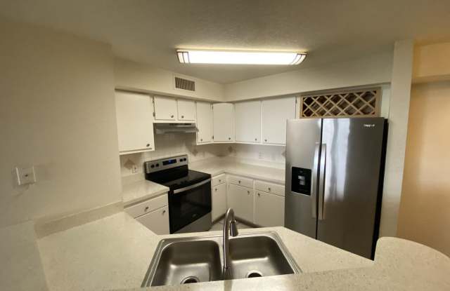 Beautiful 1st floor, 3 bedroom/2 bath condo w/ GARAGE photos photos Beautiful 1st floor, 3 bedroom/2 bath condo w/ GARAGE photos photos