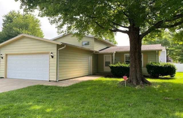 Beautiful 3 bedroom/2 bath home in South West Champaign! photos photos