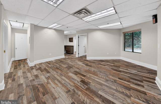 2141 WISCONSIN Avenue NW Gallery 4