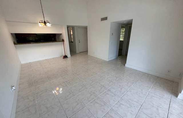 11592 NW 43rd Court photos photos