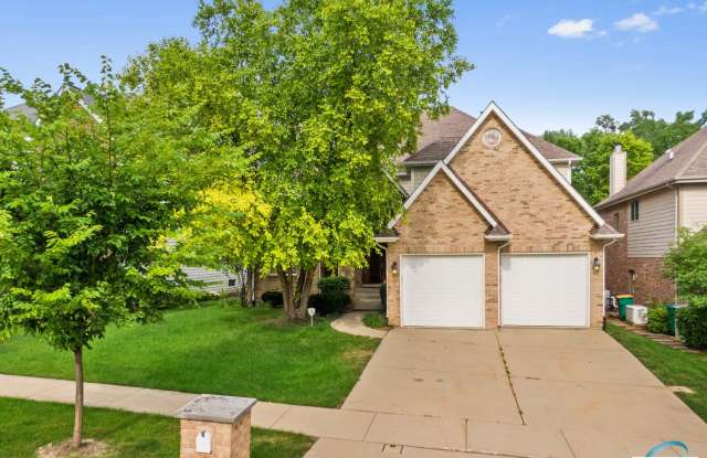 817 Shannon Lake Court - 817 Shannan Lake Court, Westmont, IL 60559