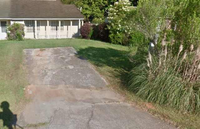 2586 Chateau Ln - 2586 Chateau Lane, Leon County, FL 32311