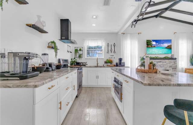 774 NW 49th Street, Miami, FL 33127 - 2332 photos photos