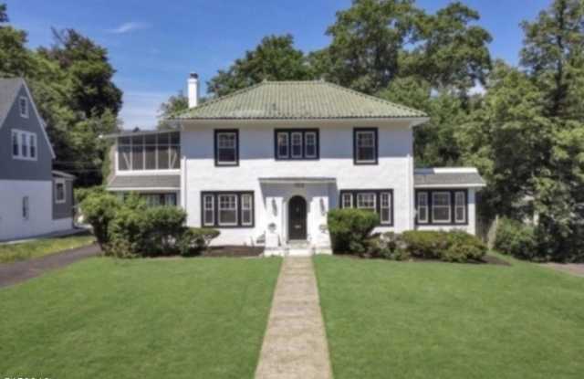 153 Clairmont Ter Gallery 1