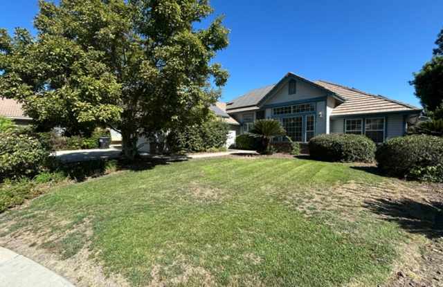 3 Bedroom 2 Bathroom with a Bonus Room and Pool in the El Diamante School District! photos photos