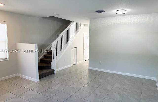 1884 SE 27th Rd Gallery 3