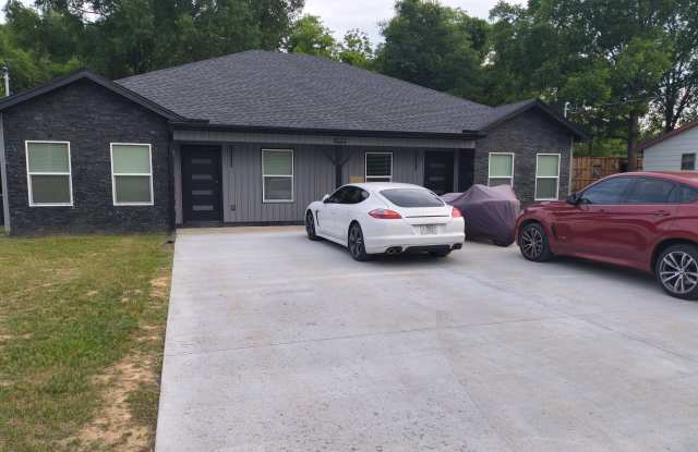 8111 Wilkens Lane photos photos