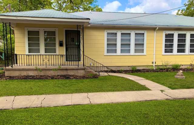 AMAZING 2 Bedroom / 1 Bath Home! photos photos