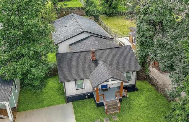 883 GASTON Street SW photos photos
