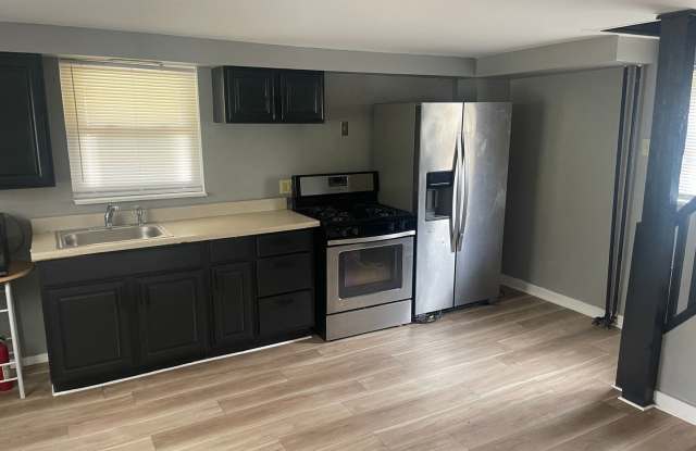 Updated 2 bedroom 2 bath House for rent Gallery 3