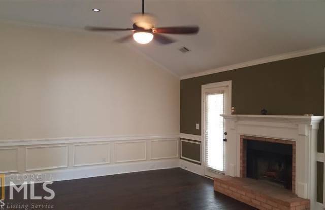 1317 Saxony Dr Gallery 3