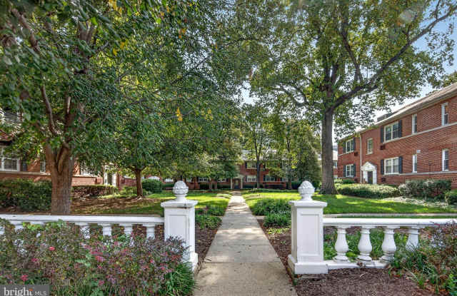 4376 PERSHING Drive N Gallery 1