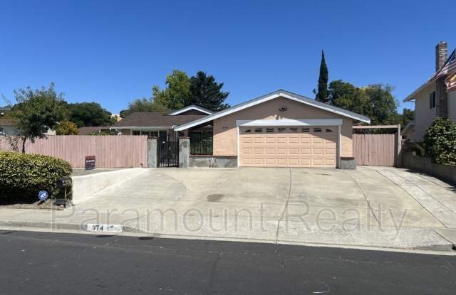974 Coral Dr Gallery 2