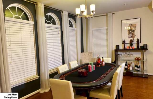 7219 Silver Thorn Way Gallery 2