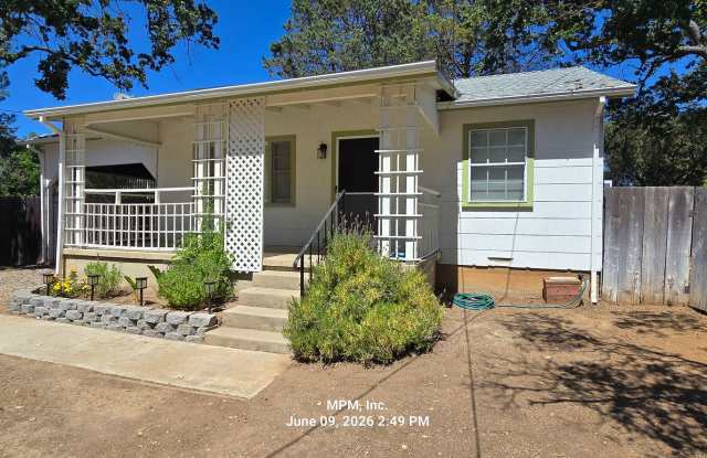 Large 1 bed 1 bath home on its own lot photos photos