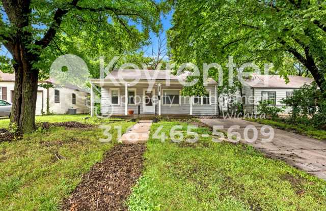 3-Bedroom Home with Modern Flooring – Convenient Central Wichita Location photos photos 3-Bedroom Home with Modern Flooring – Convenient Central Wichita Location photos photos