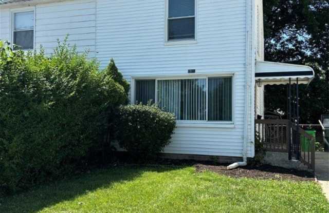 1540 E 256th Street - 1540 East 256th Street, Euclid, OH 44132