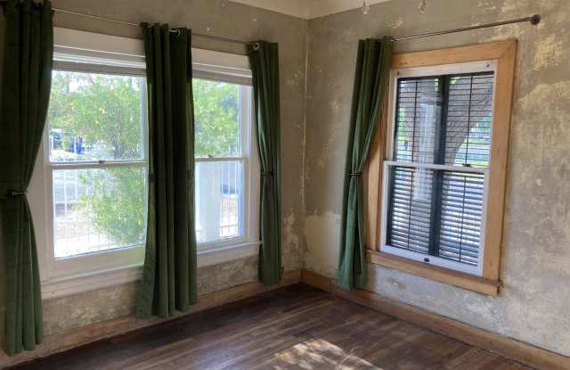 1019 W WOODLAND Avenue Gallery 2