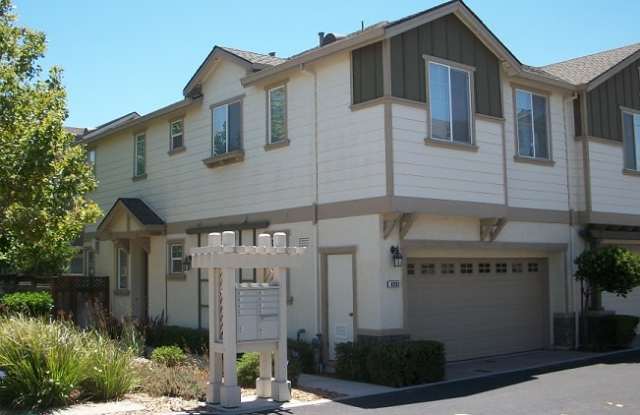 Executive Townhome - 6282 Kerry Court, Dublin, CA 94568